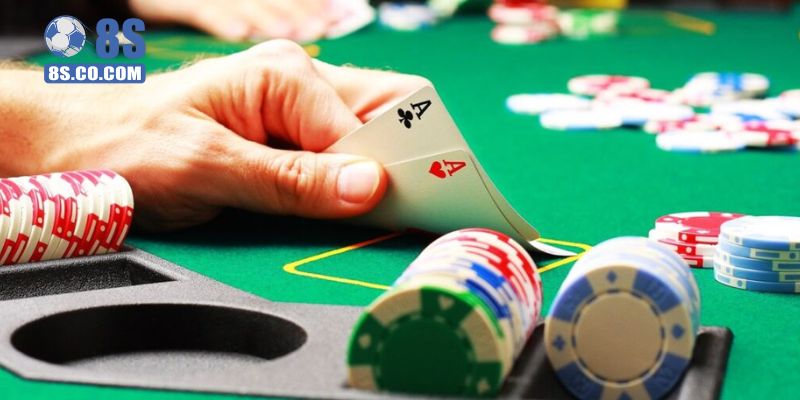 Một số thuật ngữ trong game Poker 8s cần nắm