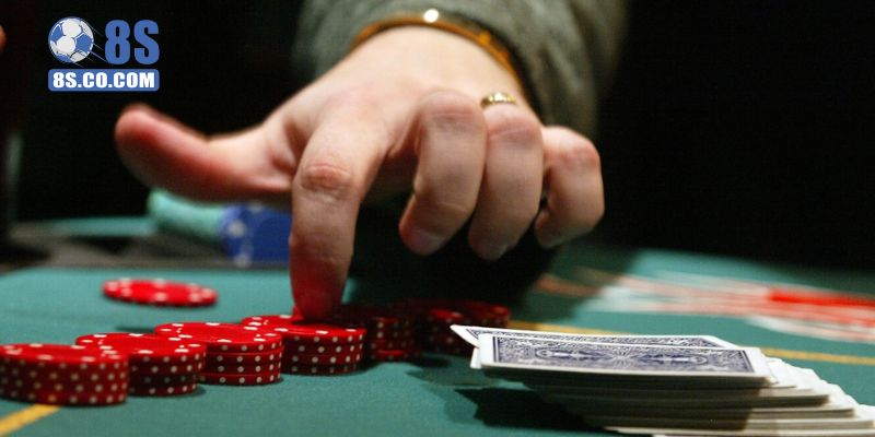 Thứ bậc của các con bài có trong Poker 8s